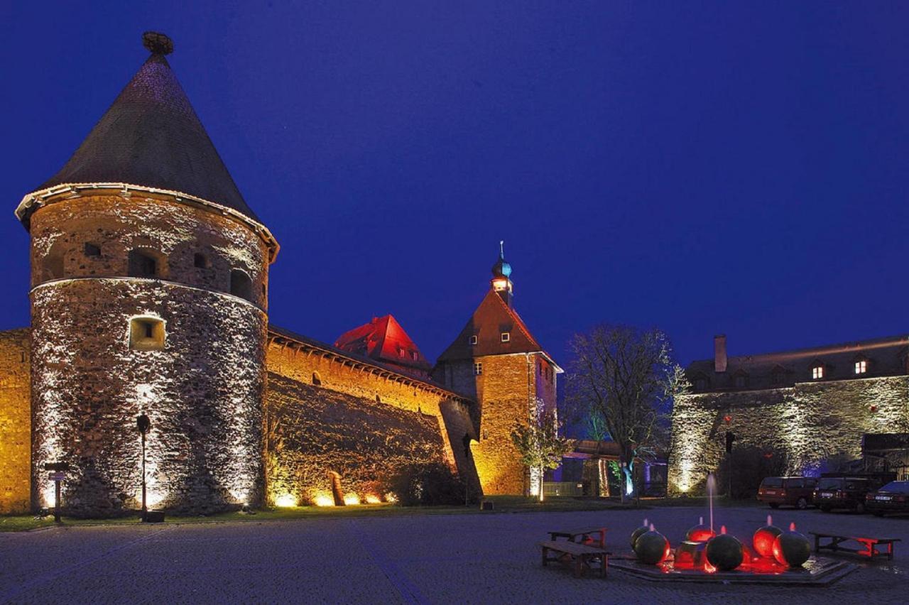 Gasthof Zur Burg Hohenberg an der Eger Esterno foto